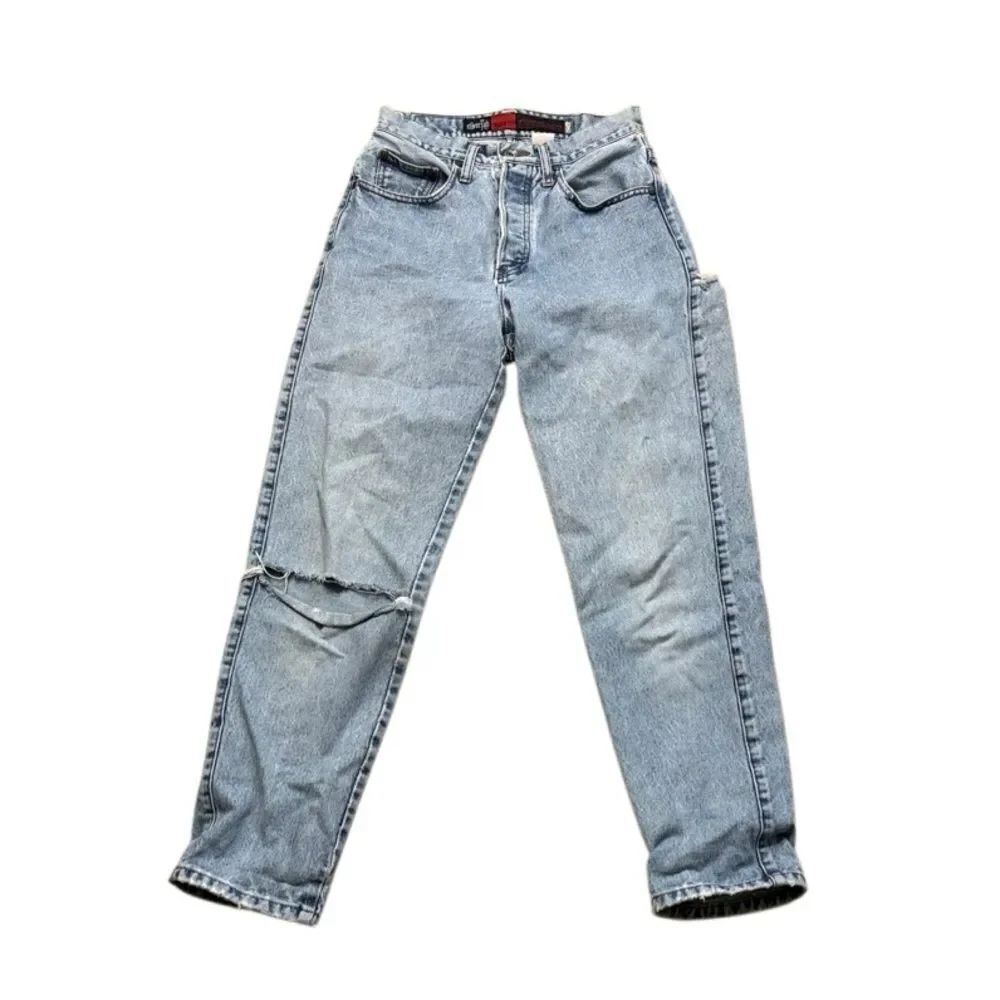 90s Vintage Women’s Levi’s Silver Tab straight leg blue jeans Thrashed Size 26